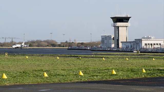 What Terminal is Jet2 Airlines at LRH – La Rochelle Airport